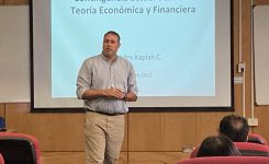 Alejandro Kaplan expuso sobre contingencia desde la Teoría Económica y Financiera en la FACEA
